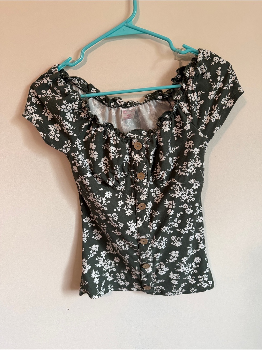 No Boundaries Dark Green Floral Button-Front Blouse